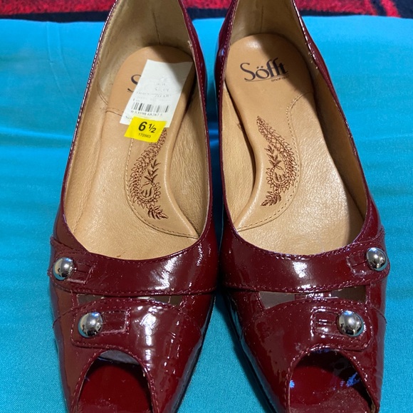 Red heels - Picture 2 of 4